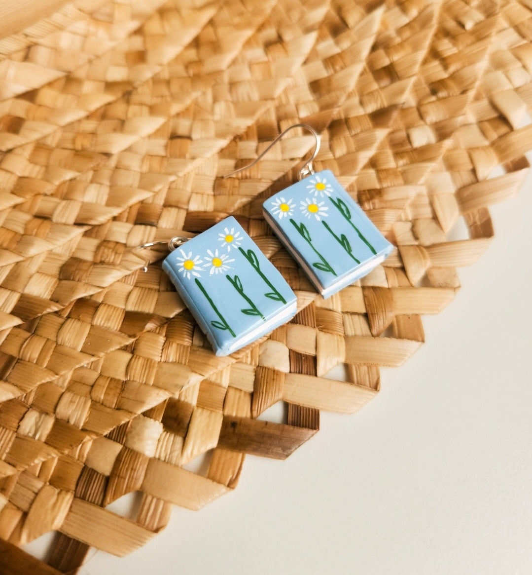 Daisy Book - Dangle Earrings